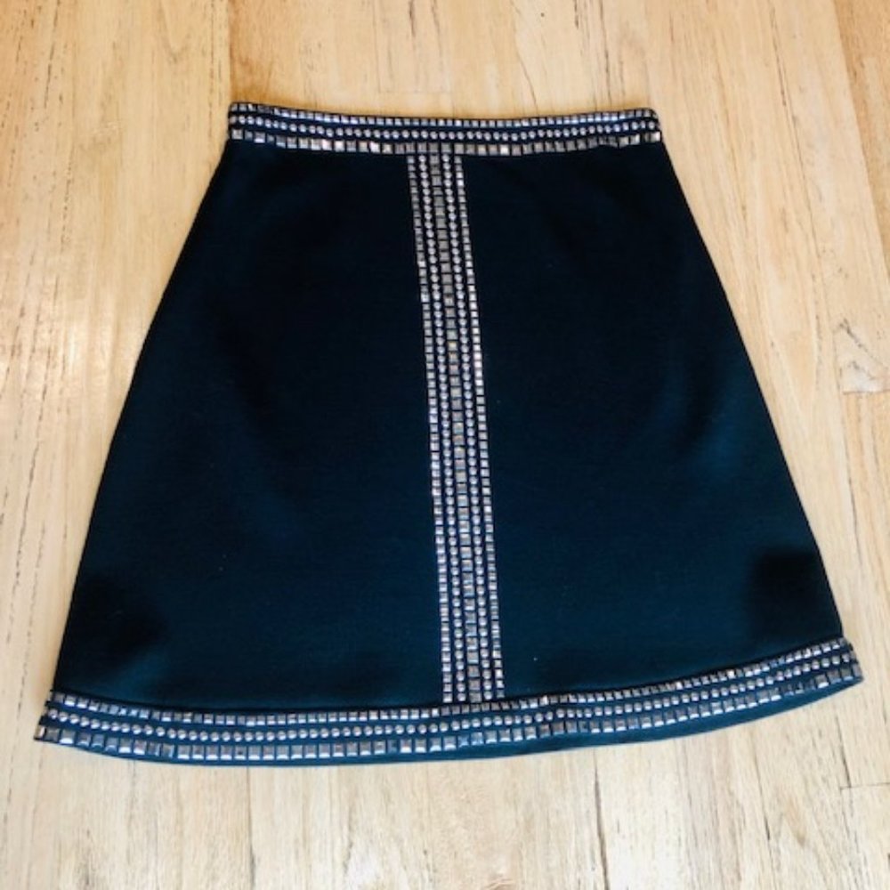 ST. JOHN BLACK WOOL SKIRT WITH SILVER DETAILING